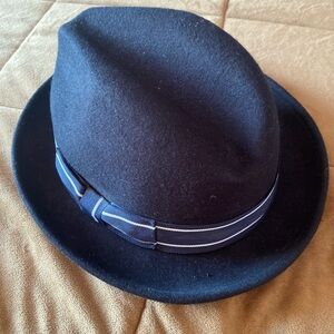 Chic wool Fedora with Navy Ribbon
